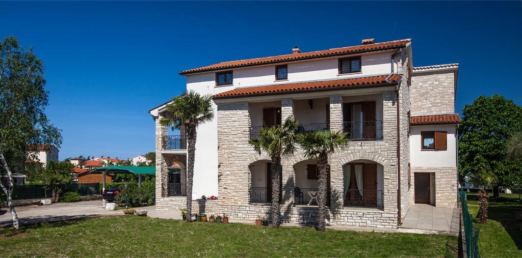 B&B Moderno Fazana Exterior photo