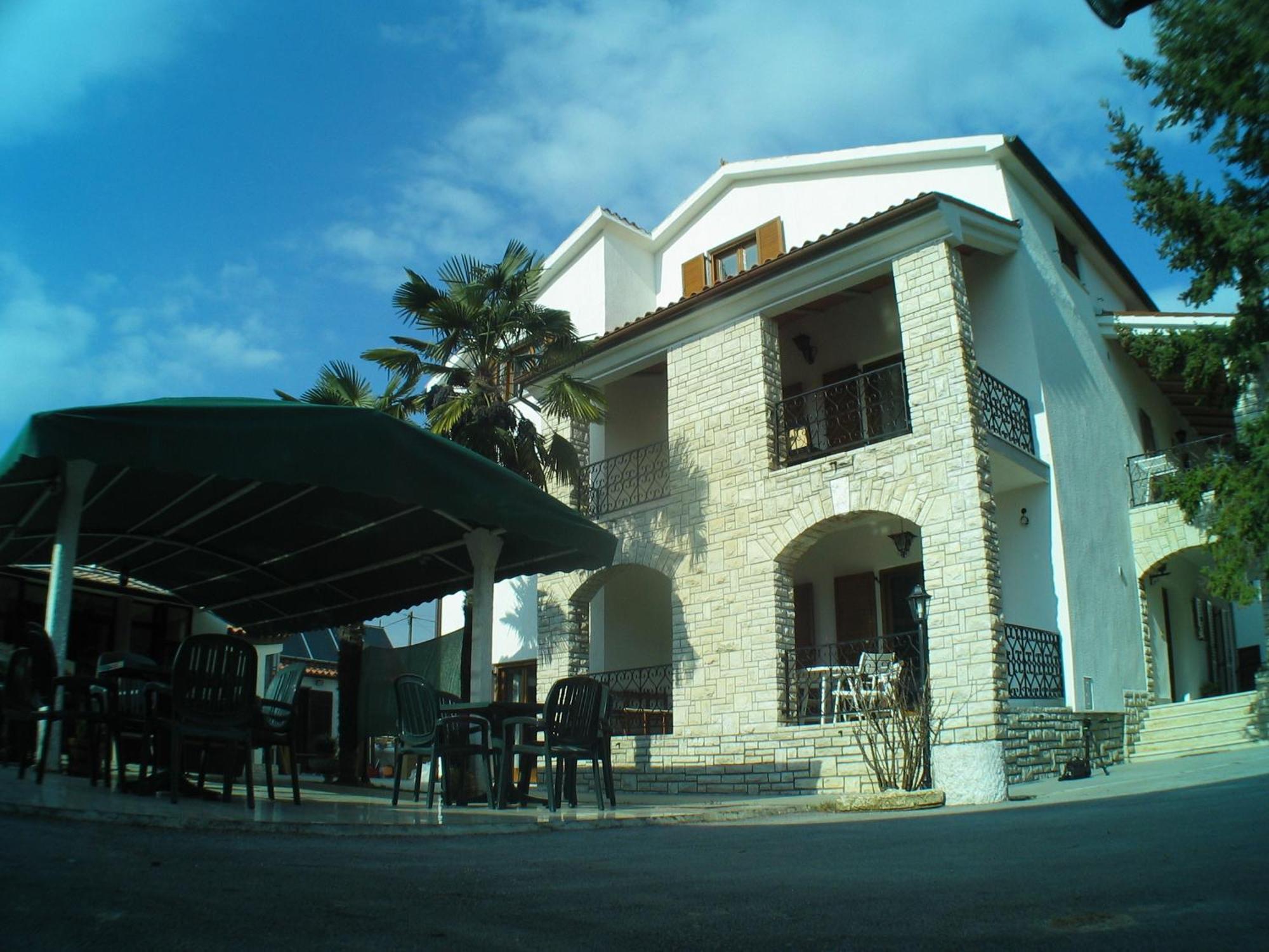 B&B Moderno Fazana Exterior photo