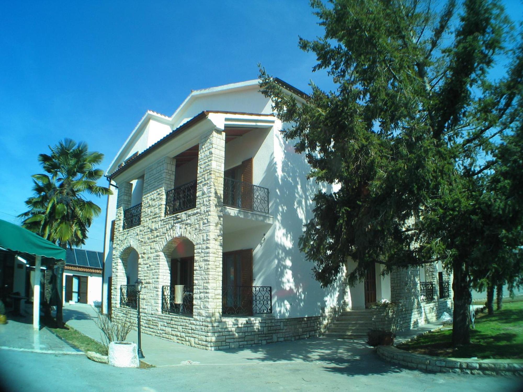 B&B Moderno Fazana Exterior photo